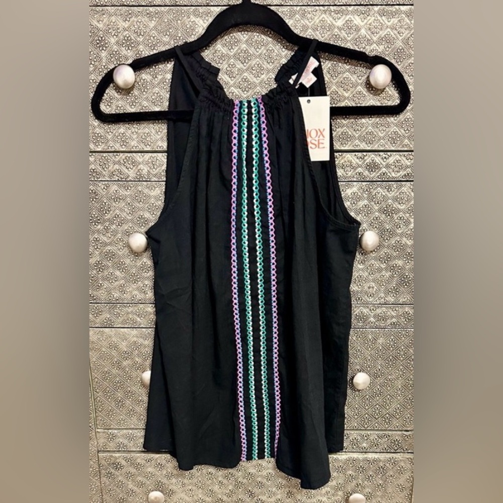 NWT KNOX ROSE Embroidered Top